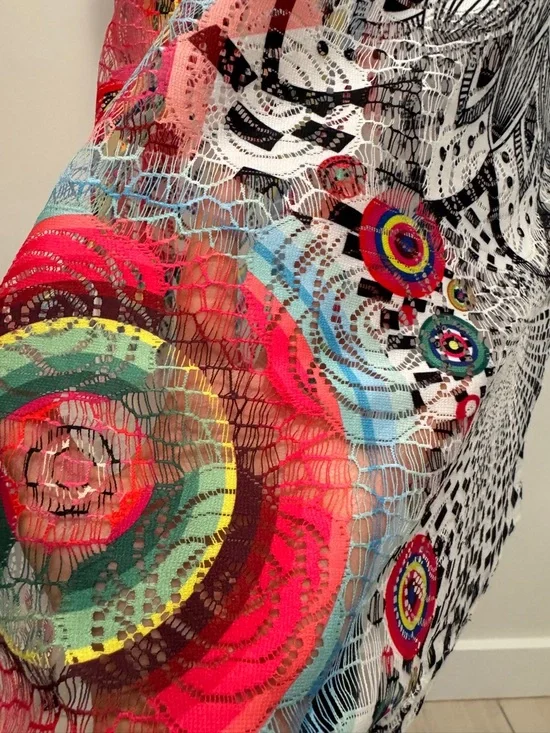 Papillon Blanc Multicolor Sleeveless Mandala Tunic with Black & White Accents - Picture 3 of 16